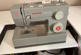 Heavy Duty Singer 4452 Sewing Machine