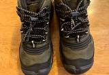 NWOT Keen Hiking boots size 4