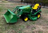 John Deere compact utility tractor 4 x 4