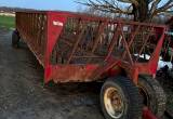 hay feeder wagon/ gehl mixer wagon