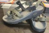 Men' s Sz10 Chaco Sandals LIKE NEW