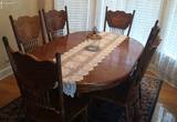 Gorgeous Oak Dining Table & 6 Chairs