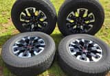 22 Nissan Frontier Pro4x OEM wheel &Tire