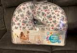 Baby feeding and support pillow