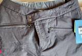 Women' s NEW with tags Snow pants L