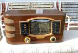 1940s ZENITH RADIO BLACK DIAL